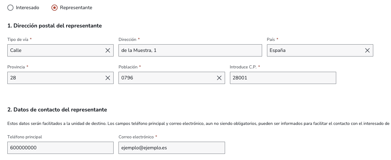 Bloques 1 y 2 del paso 1: dirección postal y datos de contacto del representante, ya cumplimentados con datos de ejemplo